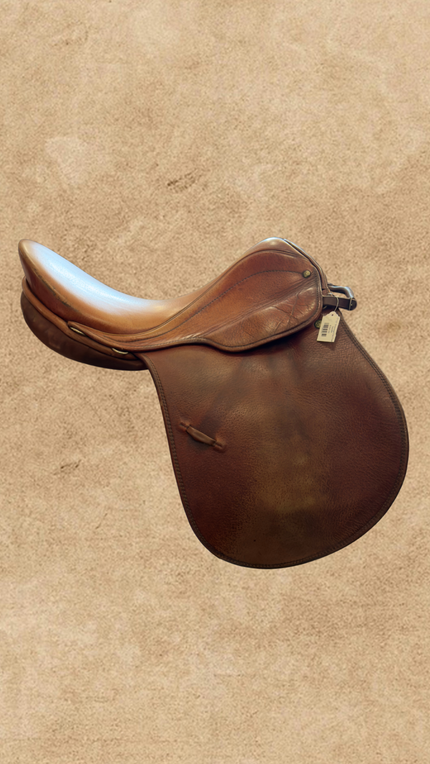 17.5" Dressage Flex Free Saddle | Pre-Owned English Saddle